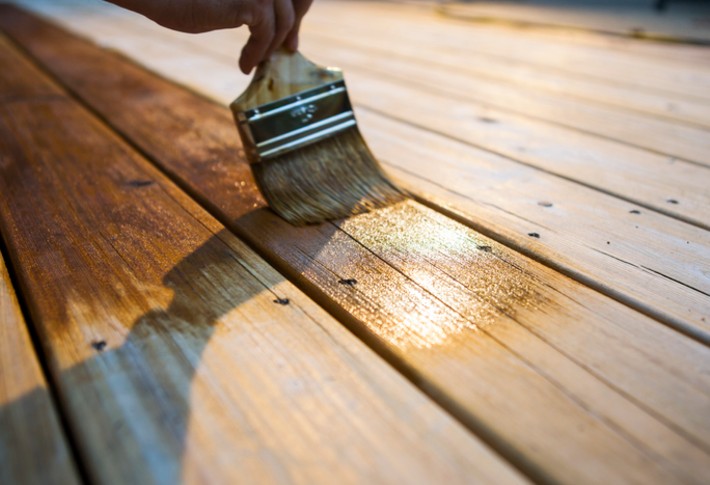 deck staining brentwood