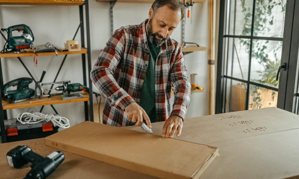 Slice Through Materials Like Butter With Utility Knife