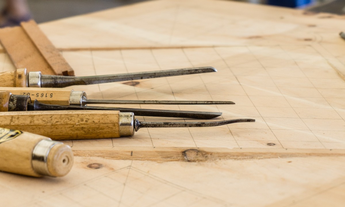 What Is Included in a Wood Carving Set? - Woodsmith Guides