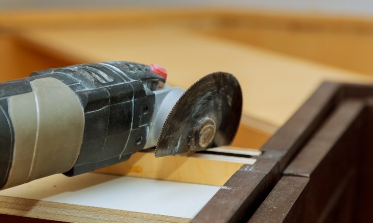 Sawing Your Way to a Perfect Woodworking Project: How to Choose the Right  Power Saw - Woodsmith Guides