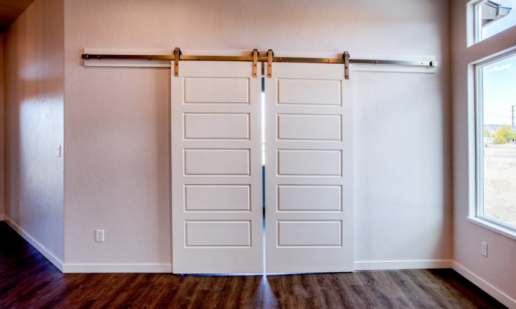 How to install a barn door