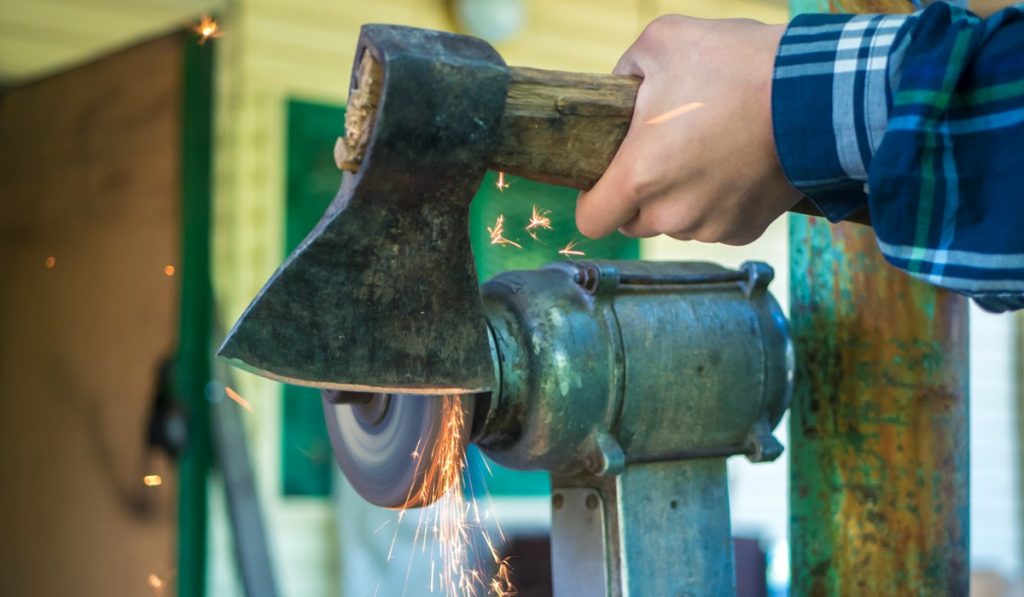 How to Safely Sharpen an Axe