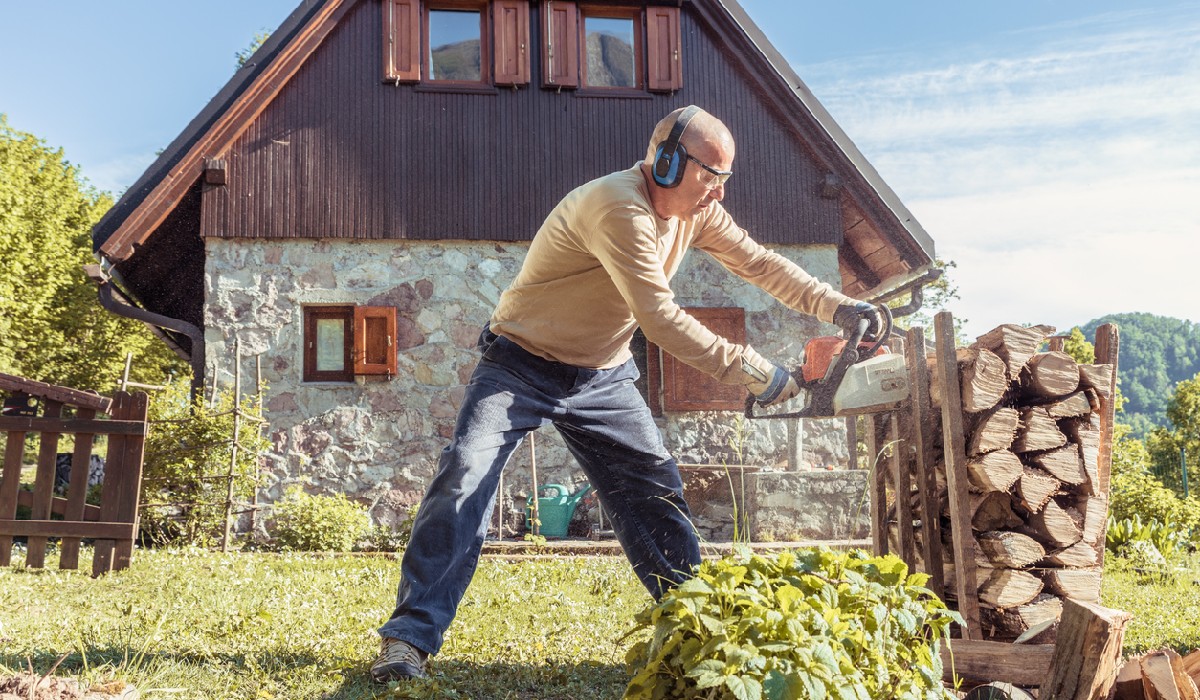 Your Guide to Choosing the Correct Firewood This Winter