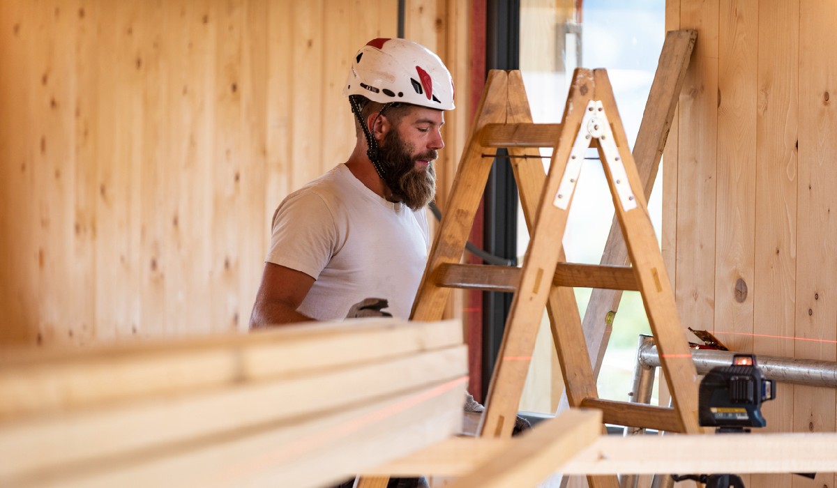 Sawing Your Way to a Perfect Woodworking Project: How to Choose the Right  Power Saw - Woodsmith Guides